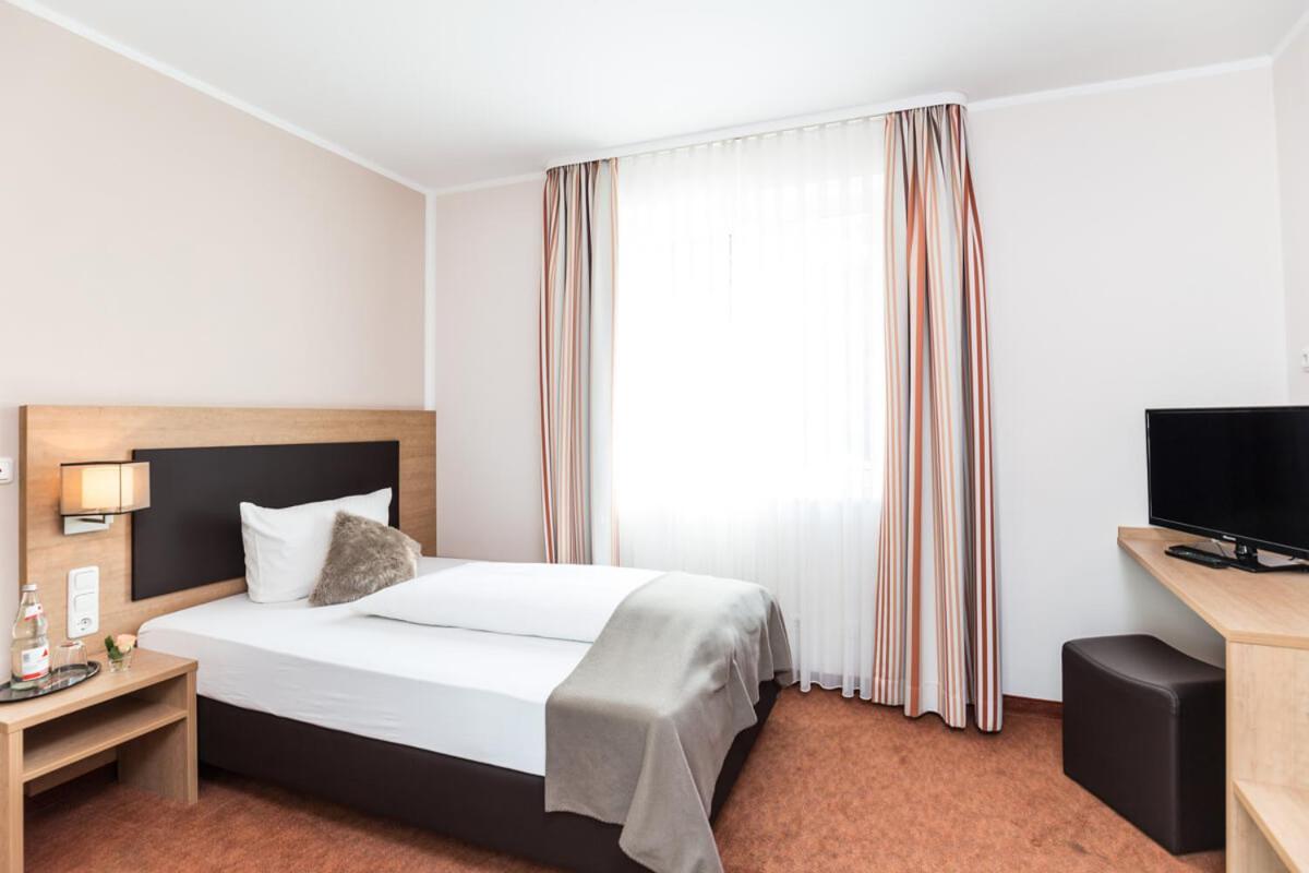Hotel Sarah Heinsberg  Bagian luar foto