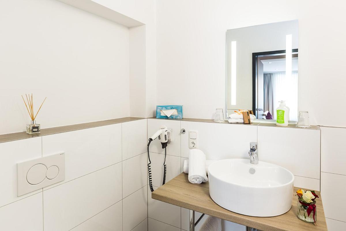 Hotel Sarah Heinsberg  Bagian luar foto