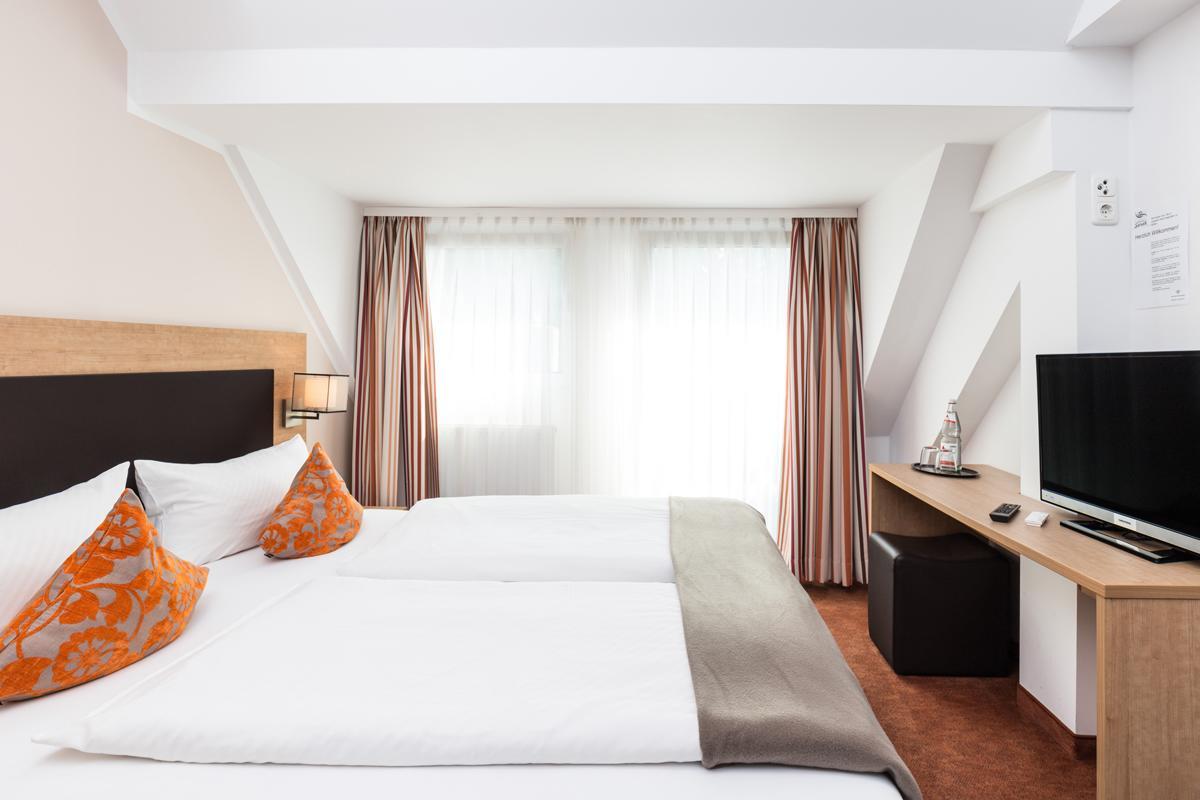 Hotel Sarah Heinsberg  Bagian luar foto